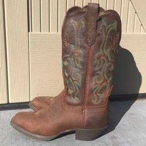 Justin Women’s Stampede Cowgirl Boots!